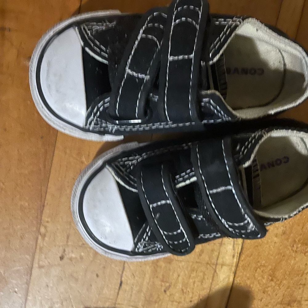 Black toddler converse 5